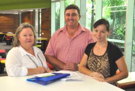 PhotoID:11863, Julie Mann and Dr Susan Kinnear chat about their project with Eddie Cowan - Local Area Controller, SES