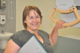 PhotoID:10510, Tracey Milsom at the new Medical Imaging laboratory in Mackay