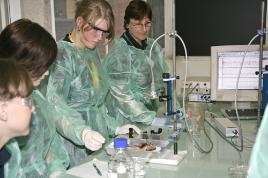 PhotoID:6708, Year 10 students experienced university life during Siemens Science experience last year. 