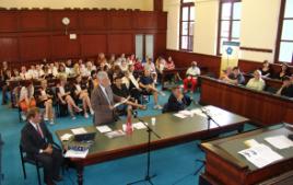 PhotoID:5090, Around 50 people enjoyed the courtroom event