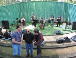 PhotoID:12839, Guest performer Don Rader chats with Music lecturers Dr Derrin Kerr and Peter McKenzie during a lunch-time concert warm-up