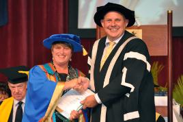 PhotoID:10540, Associate Professor Kerry Reid-Searl accepts her award