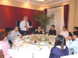 PhotoID:12366, Deputy VC Alastair Dawson addresses alumni in China