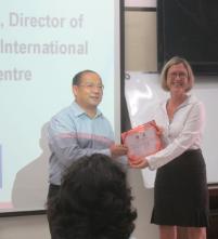 PhotoID:12260, Guangxi University recognises Alison's input during the workshops