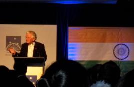 PhotoID:11356, Former PM Bob Hawke at the podium