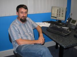 PhotoID:12756, Ben Kele teaches into the Master of Water Resources Management program via Access Grid technology  