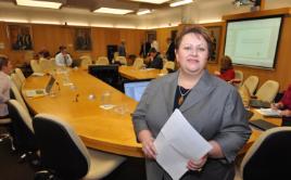 PhotoID:12962, Professor Bronwyn Fredericks prepares to chair her first Academic Board meeting