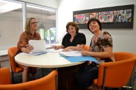 PhotoID:13797, CQUniversity's Professor Alison Owens, Professor Donna Lee Brien and Dr Janene Carey have encouraged international students to participate in creative writing workshops. 