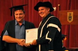 PhotoID:11969, IT lecturer Michael O'Malley receives his award