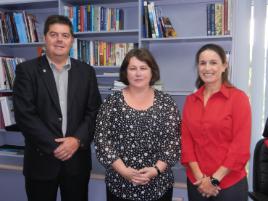 PhotoID:13693, CQUniversity's Pro Vice-Chancellor (Community & Engagement) Professor Pierre Viljoen with Edith Cowan University's Dr Megan Le Clus and CQUniversity Executive Officer (Community & Engagement) Carole Dawes. 