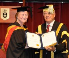 PhotoID:8423, Elizabeth becomes an Emeritus Professor