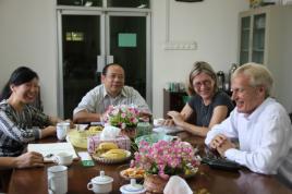 PhotoID:13180, IERC Director Assoc Prof Alison Owens and Dr Clive Graham talking with Dean Qin and Faculty about course design and development 