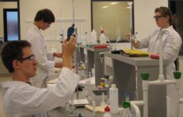 PhotoID:5020, CQU Bundaberg hosts the Bundaberg State High School team competing at the recent  Australian National Chemical Analysis Competition