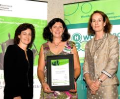 PhotoID:5012, (L-R) Lynn Hart, Hesta Super (Category Sponsor), Heather Nancarrow, Linda Apelt, Director General, Department of Communities and Disability Services Queensland.