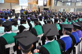 PhotoID:9621, A sea of mortarboards