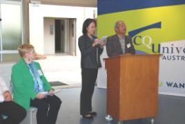 PhotoID:5924, Ibusuki Mayor Kaname Taharasako addresses the CQUniversity gathering