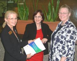 PhotoID:6614, Julie Hammer, Professor Mary O'Kane and Professor Elizabeth Taylor AO at the report launch. Photo: Engineers Australia magazine