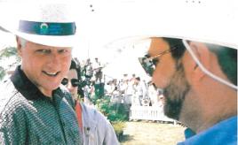 PhotoID:11651, Steve Noakes with then President Clinton at Port Douglas in 1996