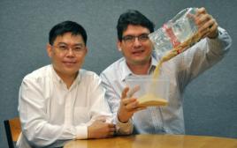 PhotoID:11039, Dr Roland Dodd (right) with Dr Andrew Chiou - ready to join a research team providing intelligent industrial decision support for sugar mills