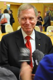 PhotoID:14310, Hon Michael Kirby pictured during his visit to Rockhampton Campus