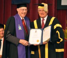 PhotoID:10544, Ken Raff accepts his award