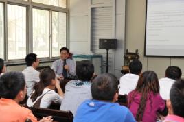PhotoID:11798, Professor Qing Long Han presents a seminar at Shanxi University