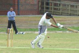 PhotoID:6951, Action in the cricket