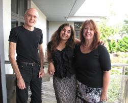 PhotoID:12282, Ana (right) catches up with lecturers Sheila Jeffery and Associate Professor Steve McKillup before heading south to study medicine