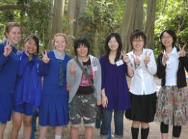 PhotoID:4525, Students from The Cathedral College get to know the students from our Sister City