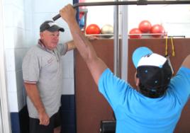 PhotoID:11101, John Harbin give some lifting tips