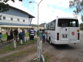 PhotoID:10234, The Salvation Army arranges outings for the flood victims.