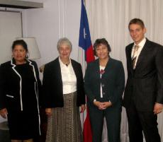 PhotoID:4069, The Chilean Minister for Health Mara Soledad Barra (left) with Professor Hovenga (second from left) and HIRG's Dr Sebastian Garde and Dr Carol Hullin