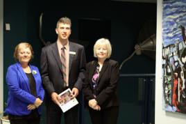 PhotoID:14916, Independant Member for Gladstone Liz Cunningham, with CQUniversity's Owen Nevin and Sue Smith.