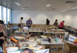 PhotoID:11429, Mackay Library Society Friends Book Sale