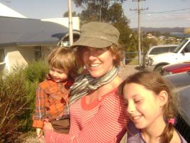PhotoID:6950, Heidi with 2 of her children, Meg and Ned.