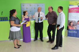 PhotoID:12268, L-R students Cassandra Geeman, Demi Bailey, VC Scott Bowman and MPs Warren Entsch and Michael Trout