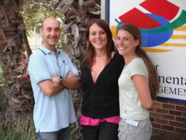 PhotoID:11128, Dr Scott Wilson in Gladstone with visiting French interns Hortense Bulard (right) and Eryne Tiran 