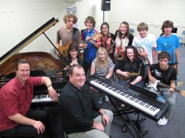 PhotoID:9651, Mentors and students prepare for the Rockhampton leg of the Jammin' program